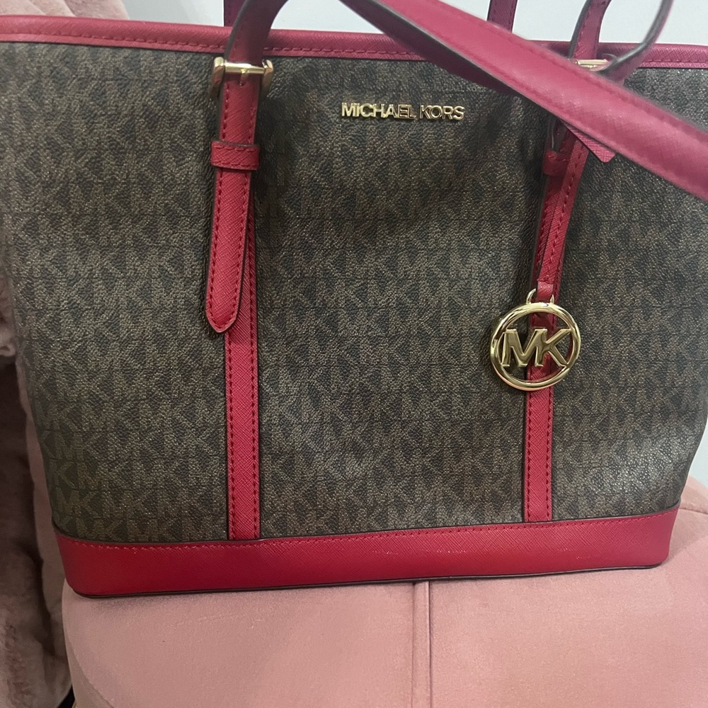 Michael Kors signature purse. Red and Brown